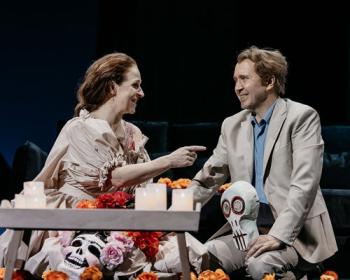 Битва, длящаяся всю ночь: спектакль «Кто боится Вирджинии Вулф?» исследует брак как поле боя.